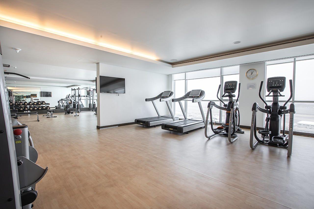 Royal M Al Aqah Beach Resort By Gewan 外观 照片 The gym at the hotel
