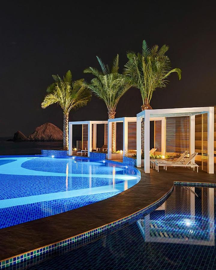 Royal M Al Aqah Beach Resort By Gewan 外观 照片 The pool at the Westin Abu Dhabi