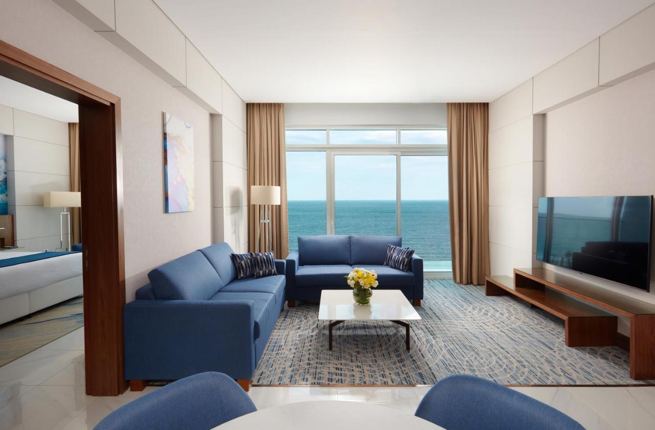 Royal M Al Aqah Beach Resort By Gewan 外观 照片 A living room at the hotel