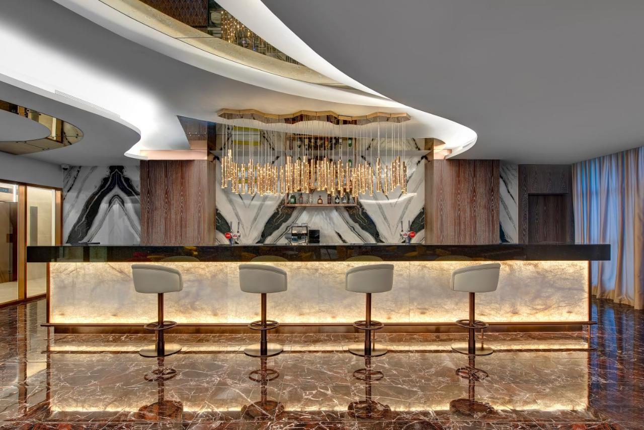 Royal M Al Aqah Beach Resort By Gewan 外观 照片 The bar at the 101 lounge